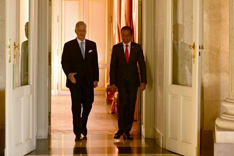 Presiden Joko Widodo saat melakukan pertemuan dengan Raja Belgia Philippe Leopold Louis Marie di Istana Laeken, Brussels, Rabu (14/12/2022).