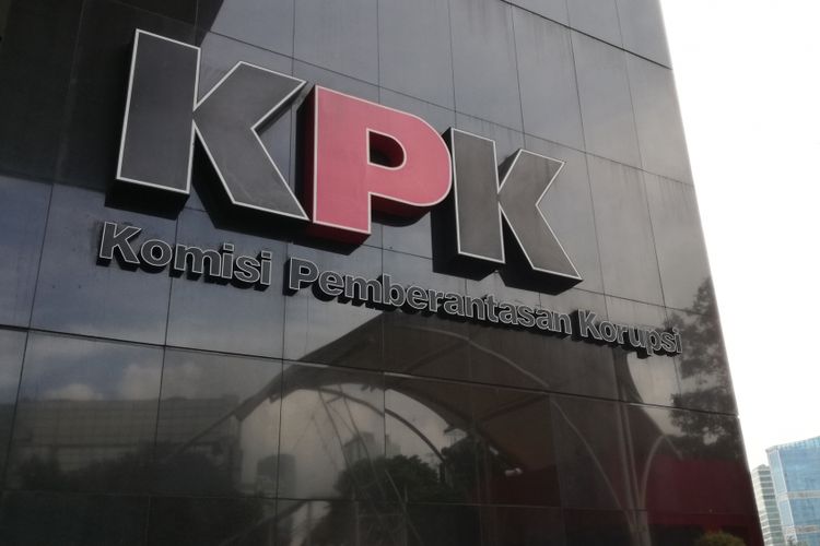 logo Komisi Pemberantasan Korupsi (KPK) di Gedung KPK.