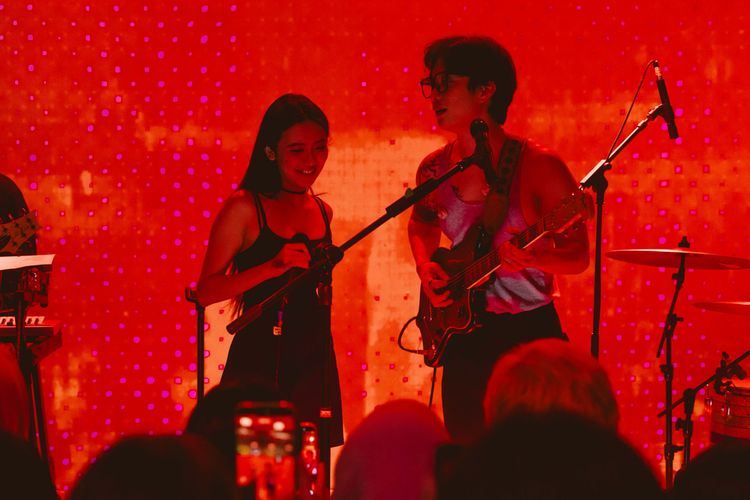 Siapa Rachel Florencia? Penyanyi yang Kini Jadi Istri Dikta Wicaksono
