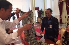 Pelukis Syal Louis Vuitton dari Indonesia Bertemu Presiden Jokowi