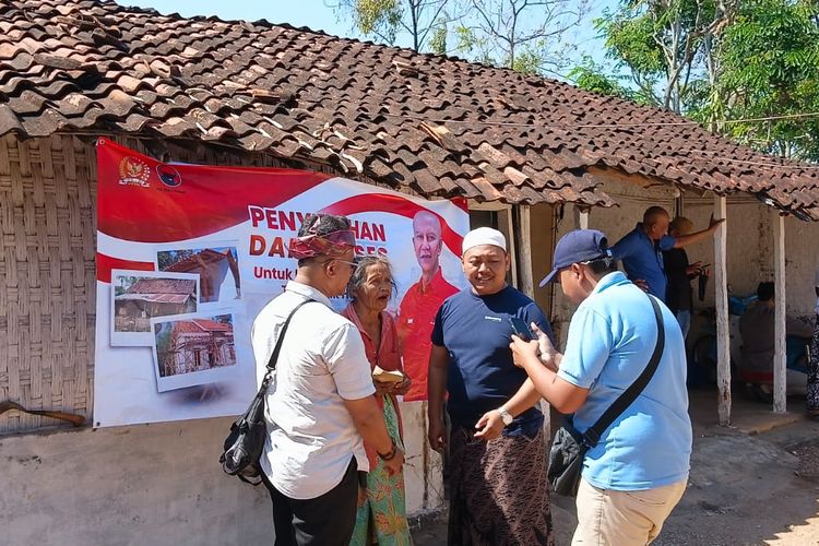 Said Abdullah Salurkan Dana Reses DPR RI untuk Perbaiki Rumah Warga Sumenep