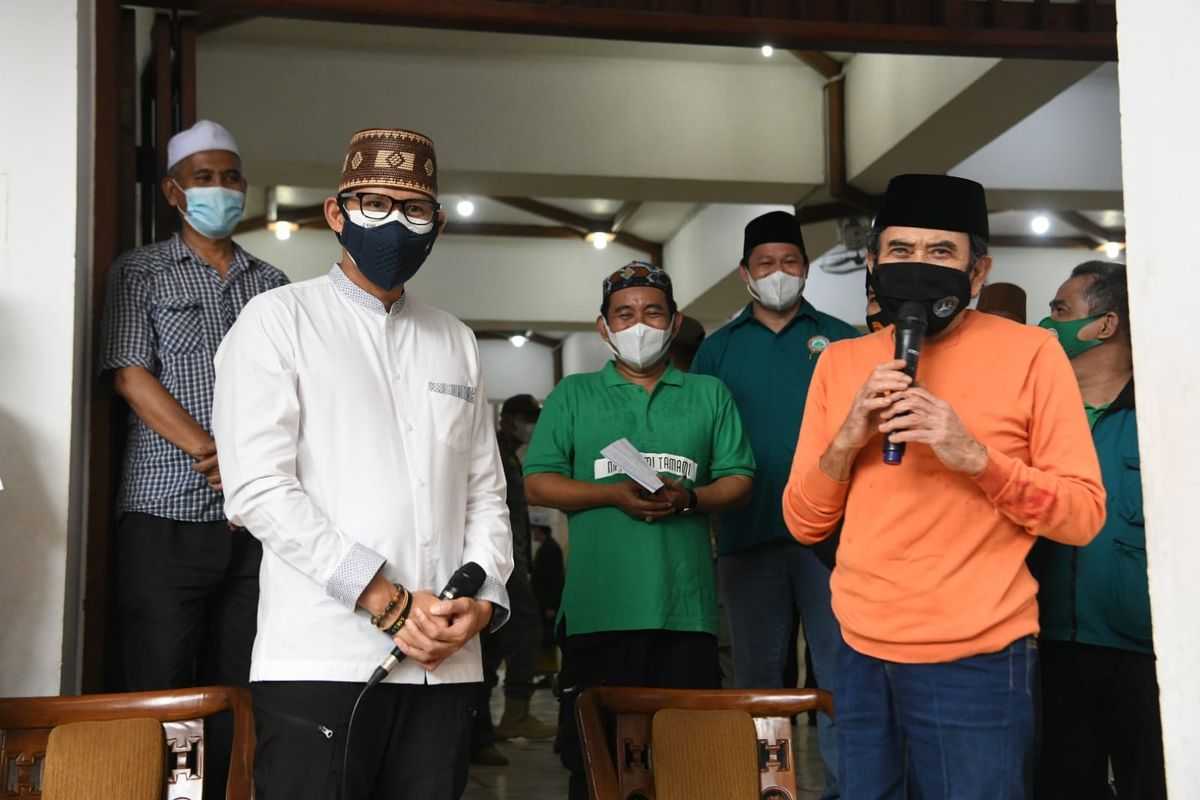 Menteri Pariwisata dan Ekonomi Keeatif menggandeng Rhoma Irama untuk mengobarkan semangat masyarakat dalam situasi pandemi Covid-19 di Indonesia, Rabu (21/7/2021).