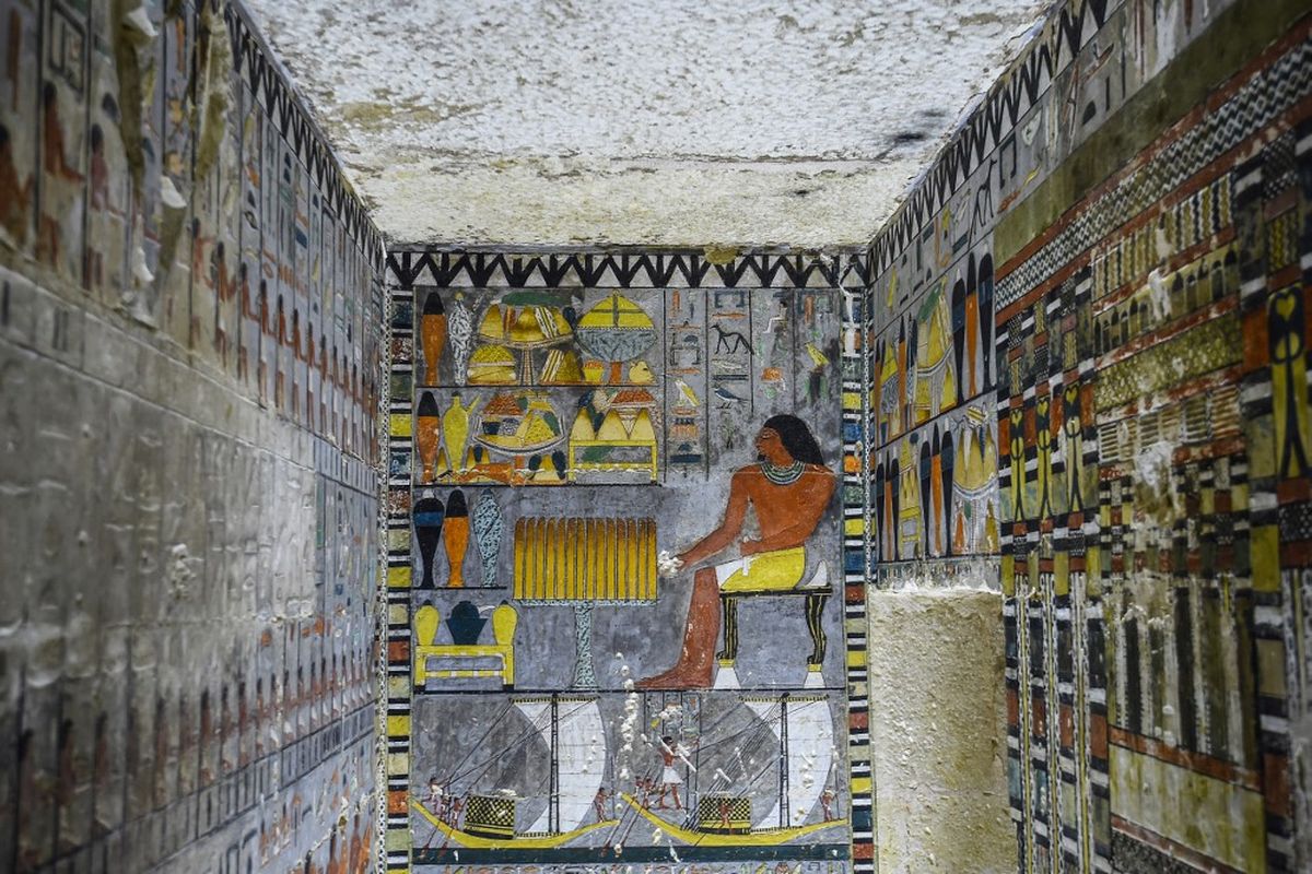 Makam Kuno 4.300 tahun berisi lukisan warna-warni