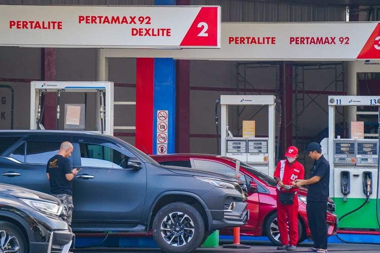 Harga BBM Pertamina November 2025. Harga BBM hari ini. Harga BBM 1 November 2025. Harga BBM 1 November 2025.