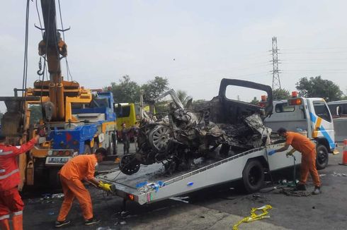 12 Penumpang Gran Max Tewas Kecelakaan dan Terbakar di Tol Cikampek, Ini Kronologinya