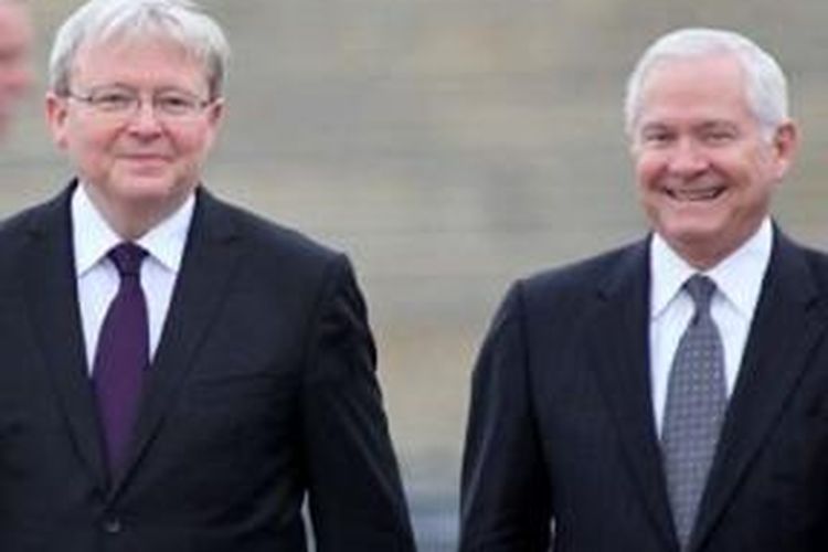 Mantan PM Kevin Rudd dan mantan Menhan AS Robert Gates. 