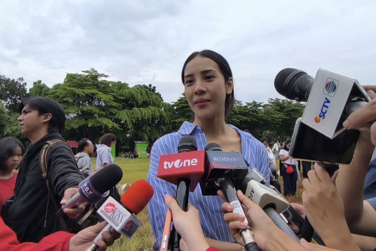 Anya Geraldine Ungkap Air Mata Tanpa Sebab di Pesawat Saat Vidi Aldiano  Wafat