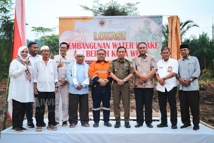 PT Weda Bay Nickel (WBN) dan Pemerintah Kabupaten (Pemkab) Halmahera Tengah menandatangani memo of understanding (MoU) untuk membangun instalasi pengolahan air bersih berupa water intake dan water treatment plant (WTP) di beberapa wilayah Kecamatan Weda Tengah, Kabupaten Halmahera Tengah. 