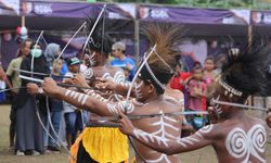 Tari Berburu dan Perang Buka Festival Crossborder Sota 2019 di Papua