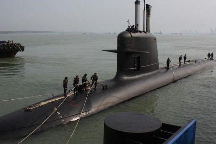 Salah satu kapal selam kelas Scorpene buatan perusahaan Perancis DCNS yang dimiliki AL Malaysia.