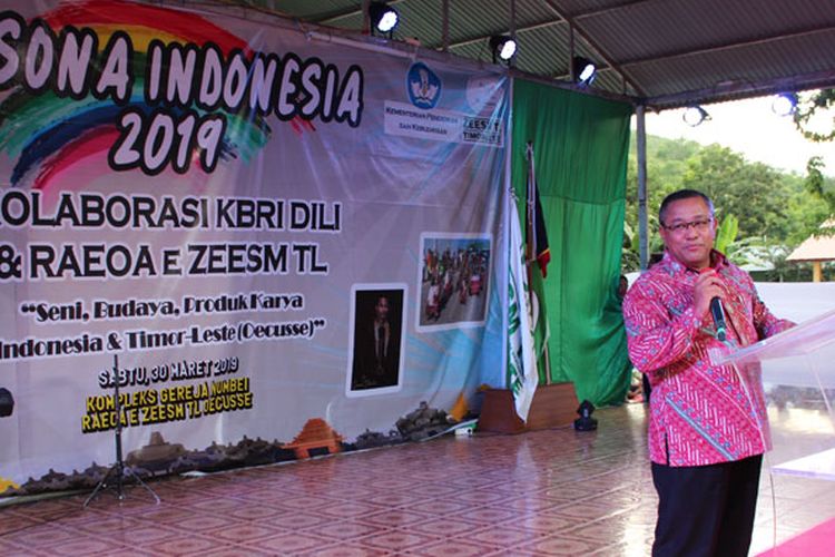 Dubes RI untuk Timor Leste, Sahat Sitorus menyampaikan sambutan pada acara Pesona Indonesia 2019 di Oecusse, Sabtu (30/3/2019). 