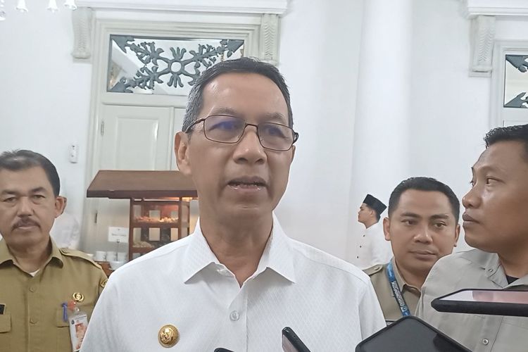 Pj Gubernur DKI Jakarta Heru Budi Hartono saat ditemui di Balai Kota DKI Jakarta, Selasa (16/4/2024).