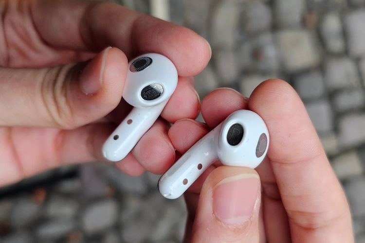 TWS Xiaomi Buds 5 resmi dirilis secara global, di Berlin, Jerman, Kamis (26/9/2024). Xiaomi Buds 5 disokong baterai berdaya 480mAh dan masing-masing earbuds berdaya 35mAh.