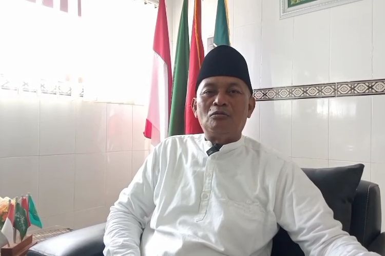Rektor UIM, Ahmad Asir, saat saat ditemui di ruangannya. 