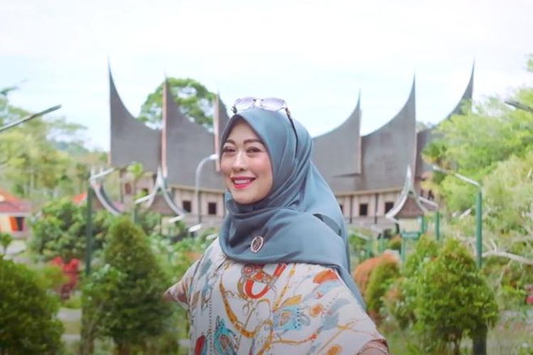 Modest wear asal Bukittinggi, Aqillah by Ria