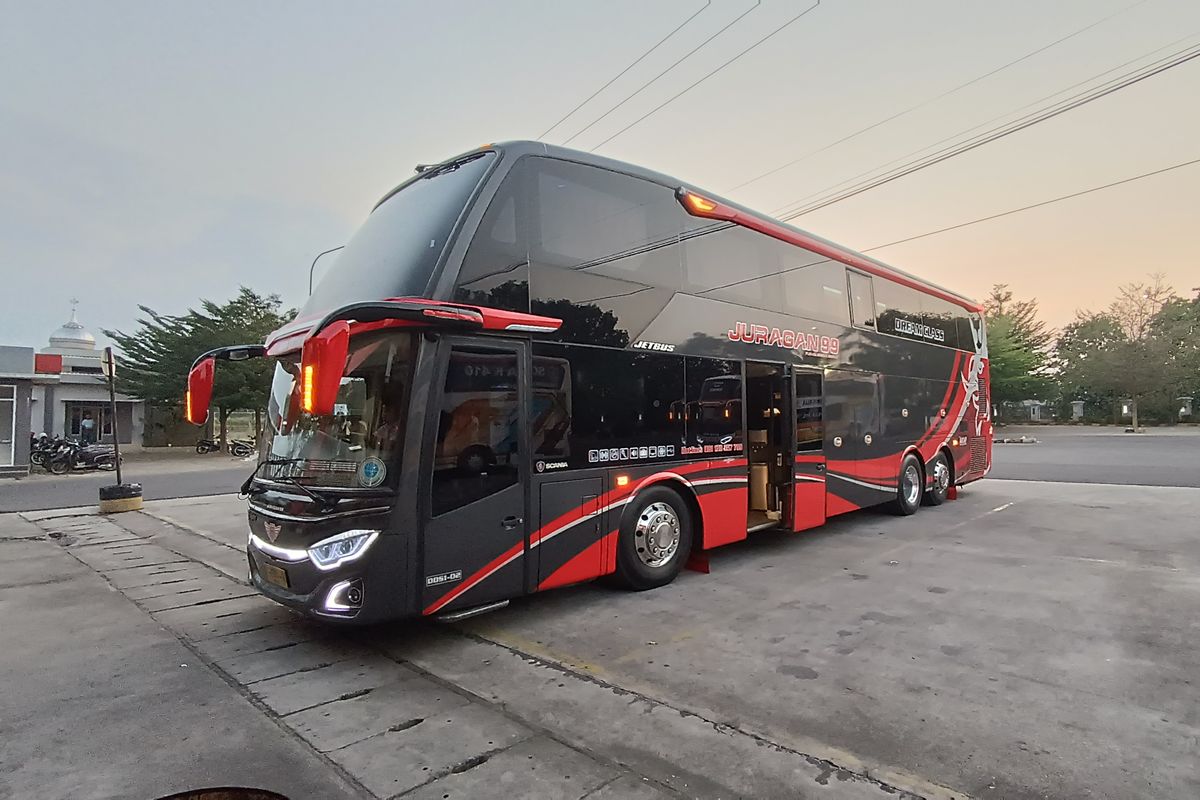 Bus PO Juragan 99 Trans Gundam