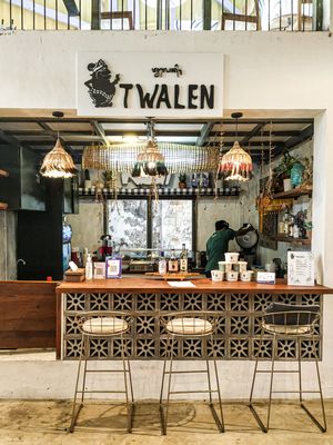 Kedai makanan Bali Twalen di M Bloc Space. 