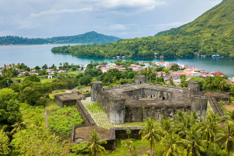 Pemandangan keindahan pulau Banda Neira di Maluku.