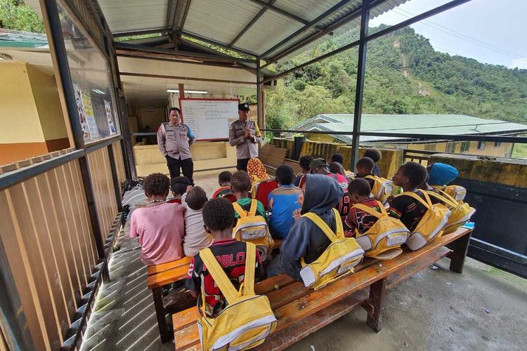 Sembilan Tahun Tanpa Sekolah, Anak-Anak Tembagapura Menangis Minta Masa Depan