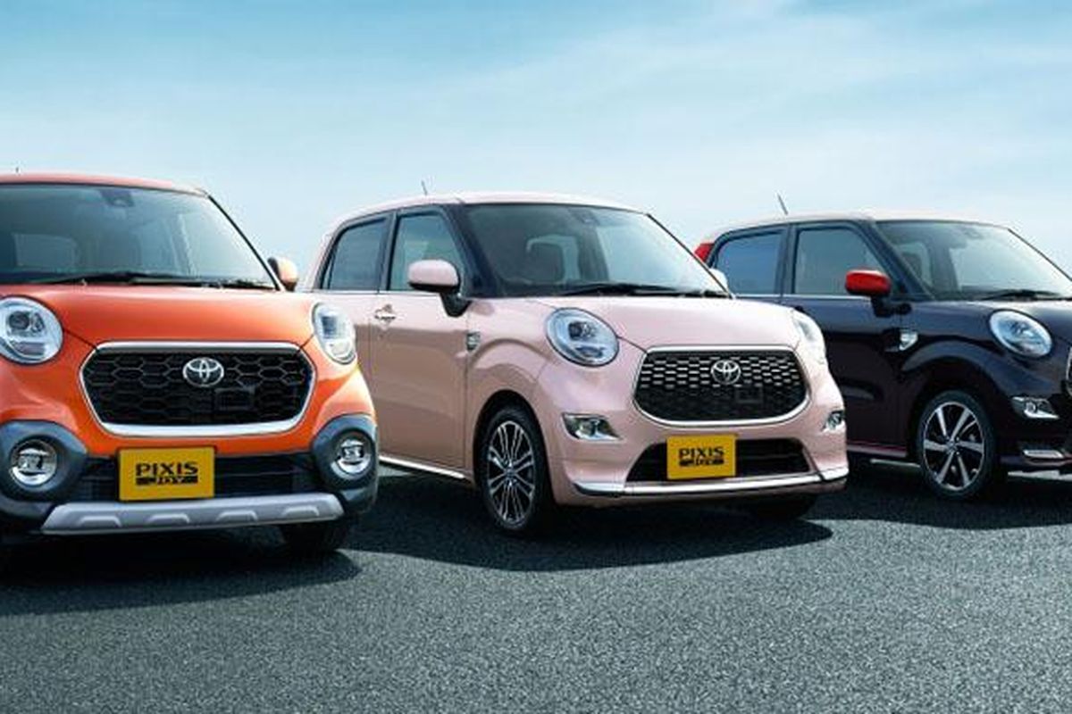 Tiga varian kei car Toyota Pixis Joy.