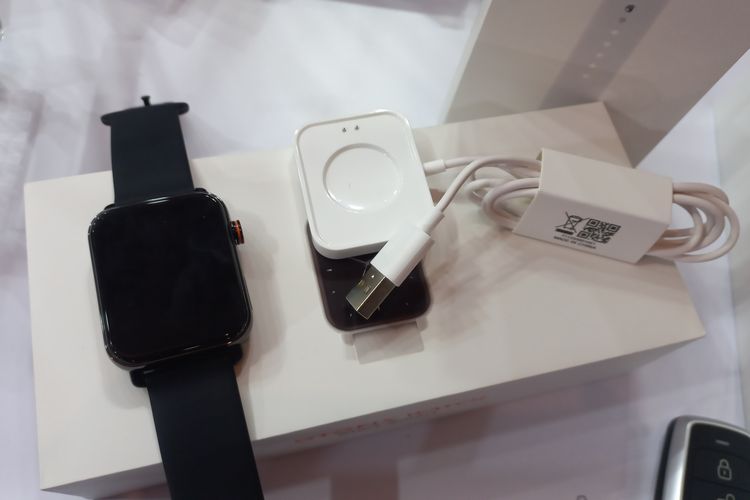 Smartwatch pengganti remote mobil dari Otofix Watch