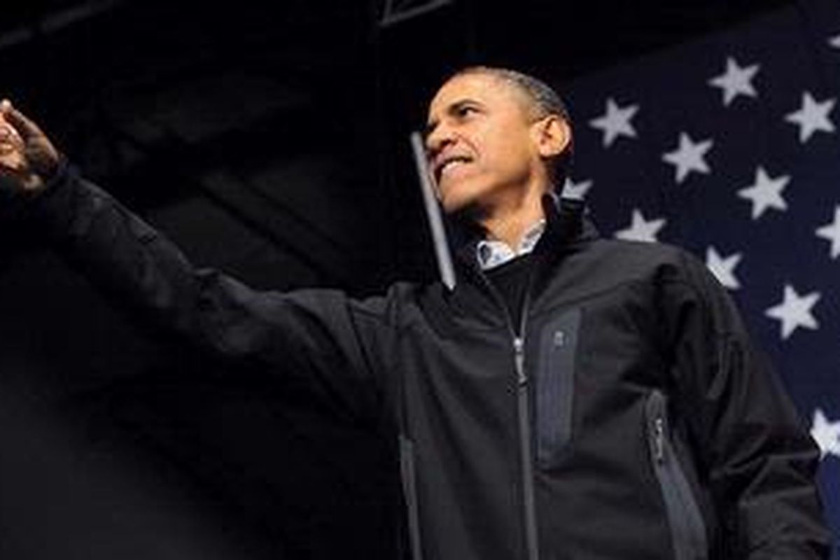 Presiden AS Barack Obama berkampanye di Jiffy Lube Live di Bristow, Virginia, Sabtu (3/11/2012).  