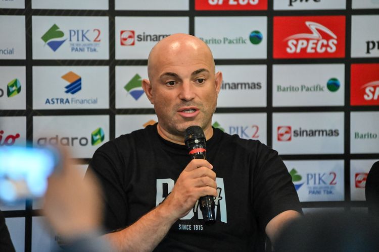 Protes Bernardo Tavares Soal Wasit Usai PSM Kalah 1-3 dari PSS Sleman
