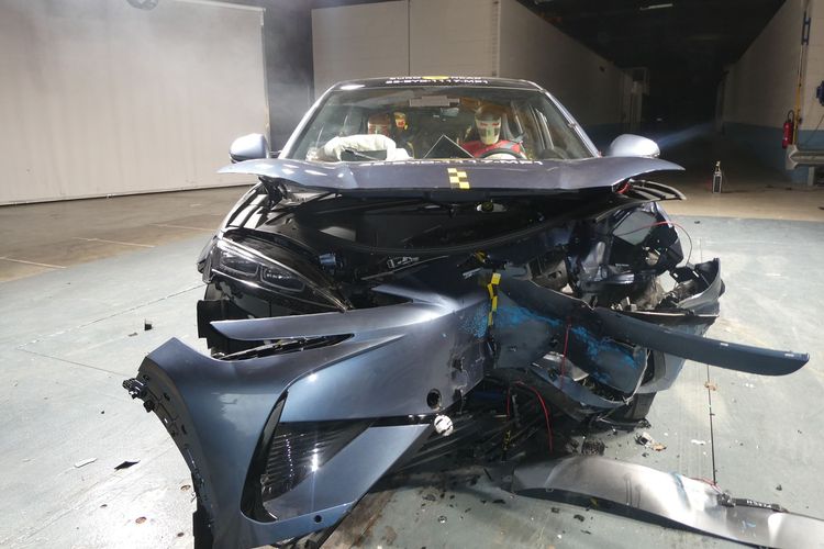 Prosedur Perbaikan Mobil Listrik di Bengkel Tak Boleh Sembarangan