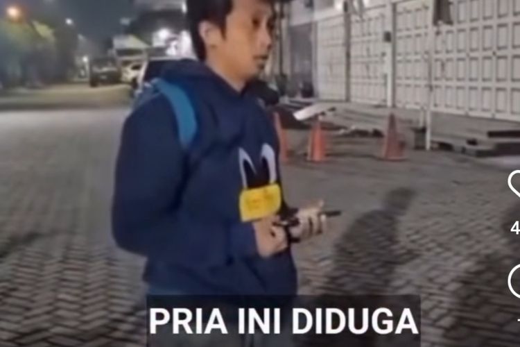 Seorang pria bernama Charles Irawan (31) saat berada di Komplek Cemara Kuta, Kabupaten Deli Serdang, Sumatera Utara pada Rabu (9/7/2025). 