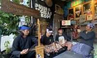 Menikmati Pertunjukan Wayang Golek di Warung Kopi Saung Jurasep Bogor