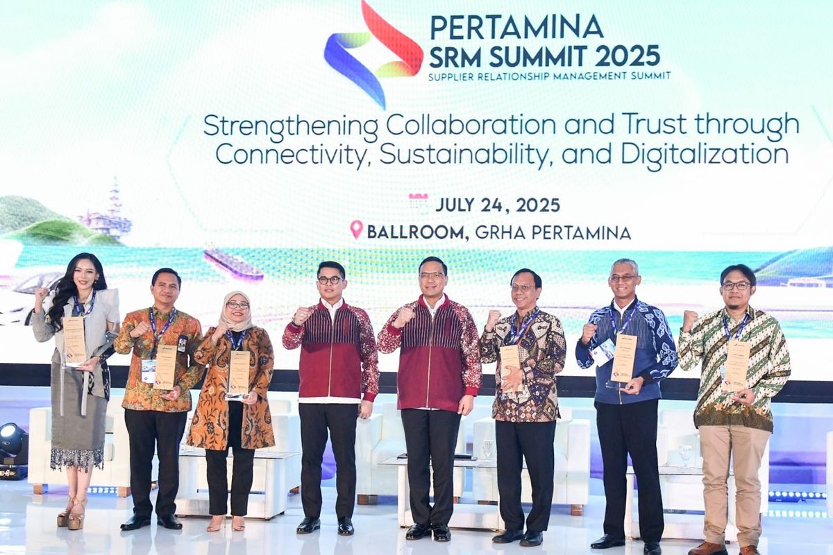 Melalui ajang Pertamina Supplier Relationship Management (SRM) 2025, Pertamina mendorong mitra kerja, pemasok, dan vendor untuk menjalankan aktivitas sesuai asas keberlanjutan. Komitmen ini disampaikan Pertamina kepada mitra kerja, pemasok, dan vendor dalam SRM yang digelar di Grha Pertamina, Jakarta, Kamis (24/7/2025).