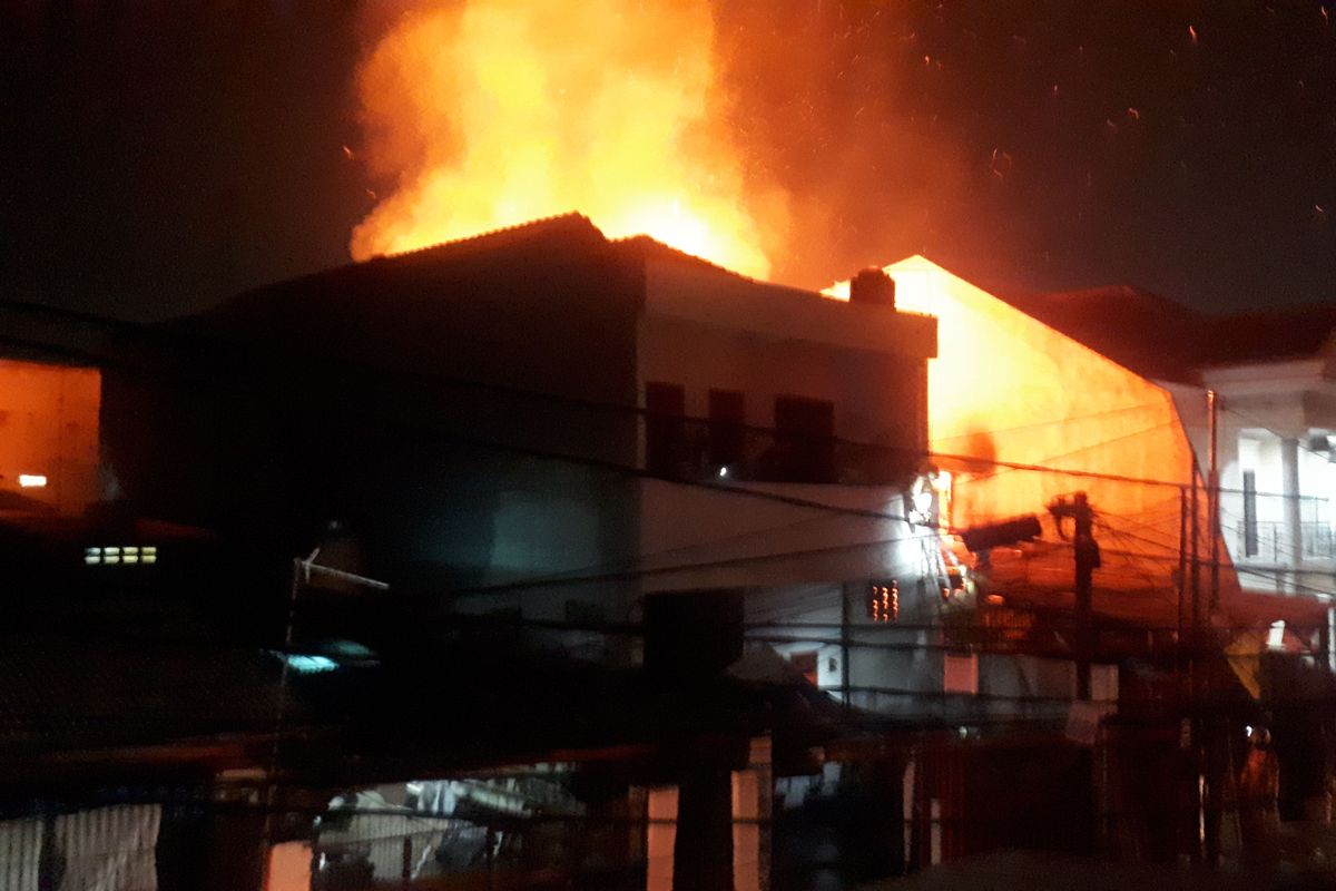 Kebakaran terjadi di Kampung Rawa, Johar Baru, Jakarta Pusat pada Rabu (26/6/2019) pukul 03.00. 