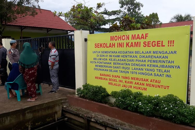 Pemerintah Kota Pontianak, Kalimantan Barat (Kalbar) memastikan membuat laporan polisi terkait penyegelan Sekolah Dasar Negeri (SDN) 41 Kecamatan Pontianak Utara, oleh warga yang mengaku ahli waris tanah. 