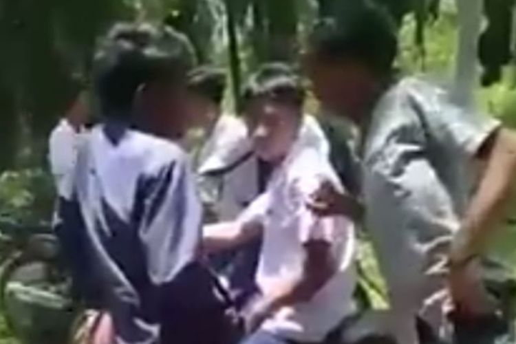 Aksi pengeroyokan siswa SMP di Pasaman Barat viral di media sosial