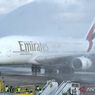 Saat Pesawat Airbus A380 Emirates Mendarat di Bali, Disambut oleh Gubernur