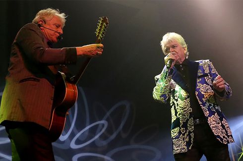 Air Supply Banjir Sorak Penonton Saat Turun Panggung dan Berswafoto