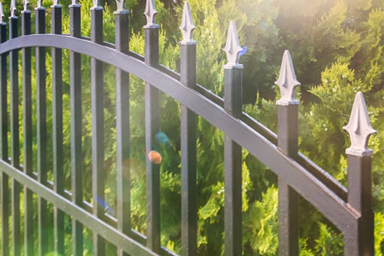 Ilustrasi pagar rumah. 