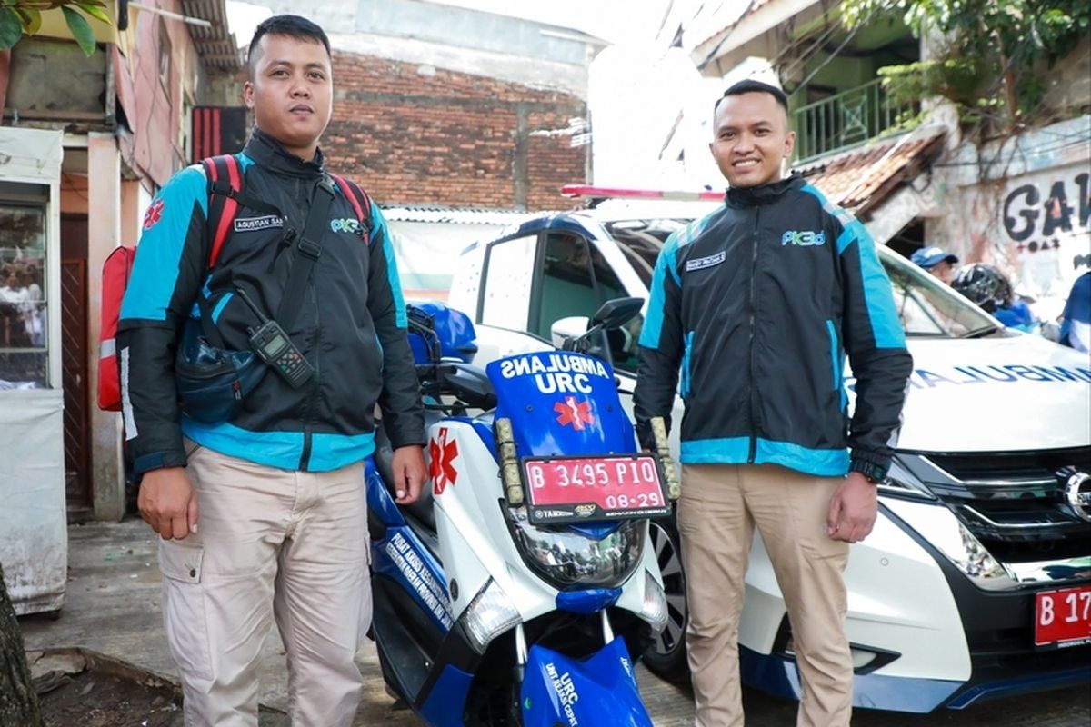 Pemerintah Provinsi (Pemprov) DKI Jakarta meluncurkan layanan JakAmbulans dengan Tim Medis Reaksi Cepat.
