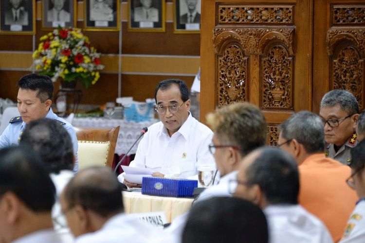 Kemenhub sebagai koordinator penyelenggara angkutan Nataru menyiapkan langkah-langkah untuk memperlancar penyelenggaraannya.