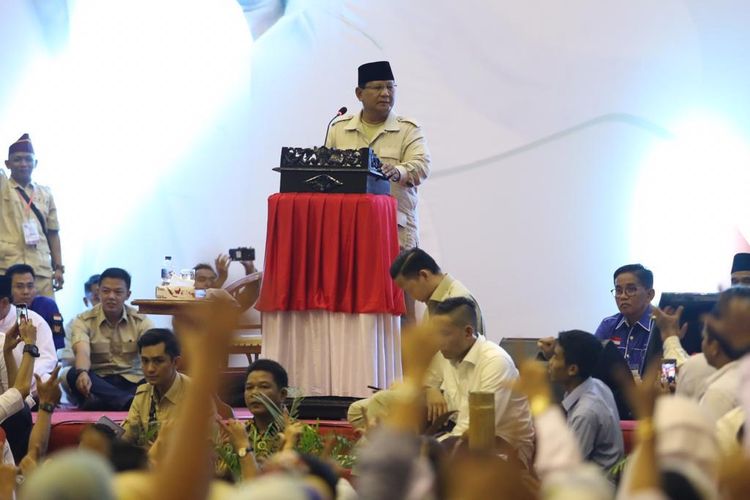 Calon presiden nomor urut 02 Prabowo Subianto saat berkunjung ke Kota Jambi, Kamis (14/3/2019). 