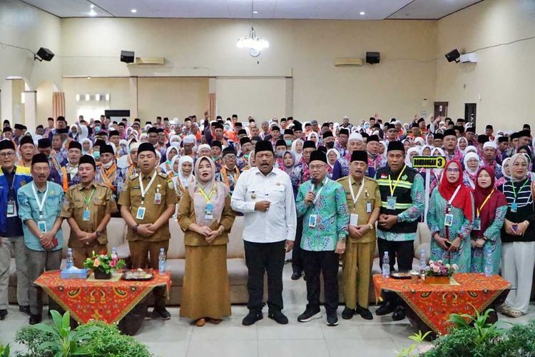 Wagub Bengkulu Ingatkan Jamaah Haji Tak Sering Pegang HP di Tanah Suci!