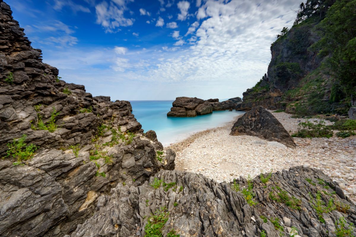 Pantai Nualunat Beach di Kupang, Nusa Tenggara Timur