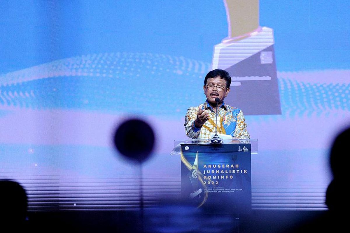 Menteri Komunikasi dan Informatika (Menkominfo) Johnny Gerard Plate dalam Acara Puncak Anugerah Jurnalistik Kominfo (AJK) 2022 di Hotel Indonesia Kempinski, Jakarta Pusat, Rabu (30/11/2022).
