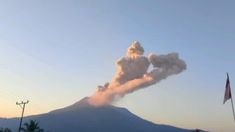 Gunung Lewotobi Terus Meletus Hingga Sabtu Pagi, Disertai Gemuruh 