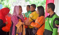 Lewat Program Penyerahan Santunan, Mbak Ita Bagikan 580 Paket Sembako untuk Anak Yatim hingga Ojol