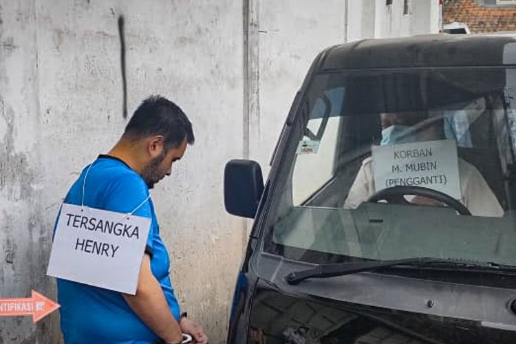 Rekonstruksi kasus pembunuhan Purnawirawan di Lembang, Bandung Barat.