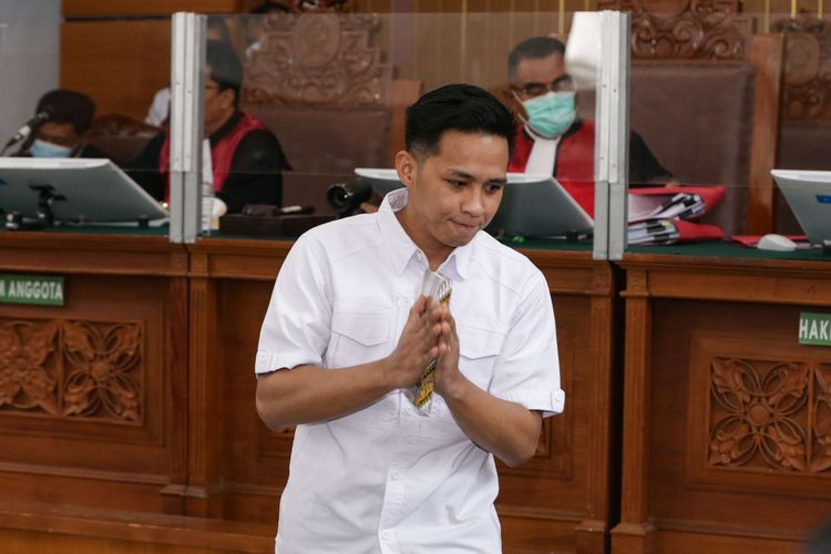 Terdakwa kasus pembunuhan Nofriansyah Yosua Hutabarat atau Brigadir J, Richard Eliezer menjalani sidang lanjutan di Pengadilan Negeri (PN) Jakarta Selatan, Senin (5/12/2022).