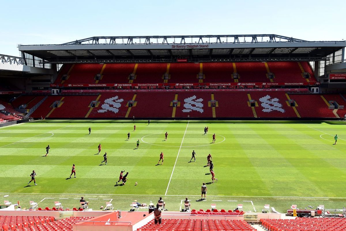 Suasana latihan full team Liverpool di Stadion Anfield pada Senin (1/6/2020) jelang kembalinya Liga Inggris pada 17 Juni 2020.
