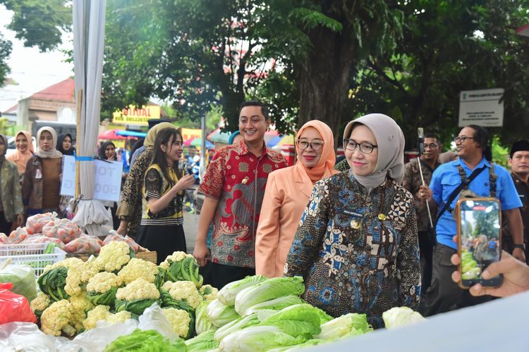 Melihat Pasar Ramadhan di Lumajang, Ada Apa Saja?