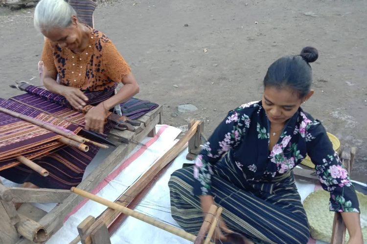 Perjuangan Para Kartini di Flores Timur, Setia Jaga Warisan Leluhur dengan Menenun